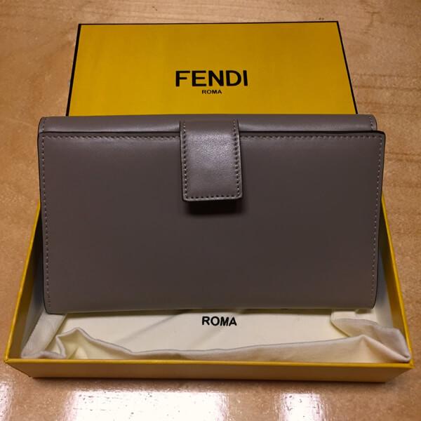 FENDI コピーツイストロックがお洒落なピーカブーコンチネンタルWallet20112016